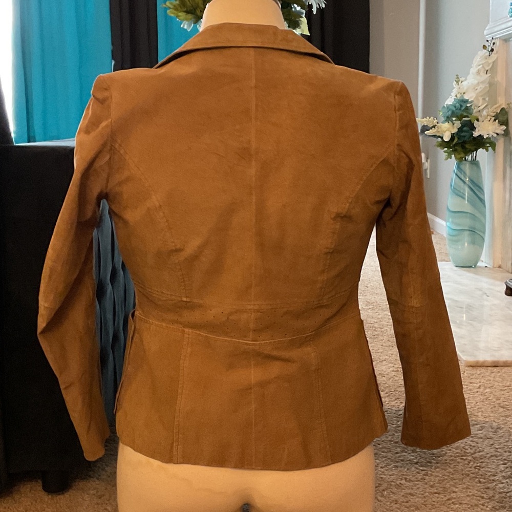Women's Suede Fitted Blazer Jacket - Camel - Picture 5 of 10